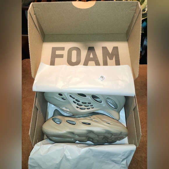 BNWT | adidas Yeezy Foam RNR | Men's 12 - Picture 3 of 8